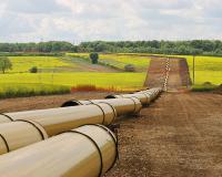 A natural gas pipeline under construction (Photo: Wikimedia Commons).